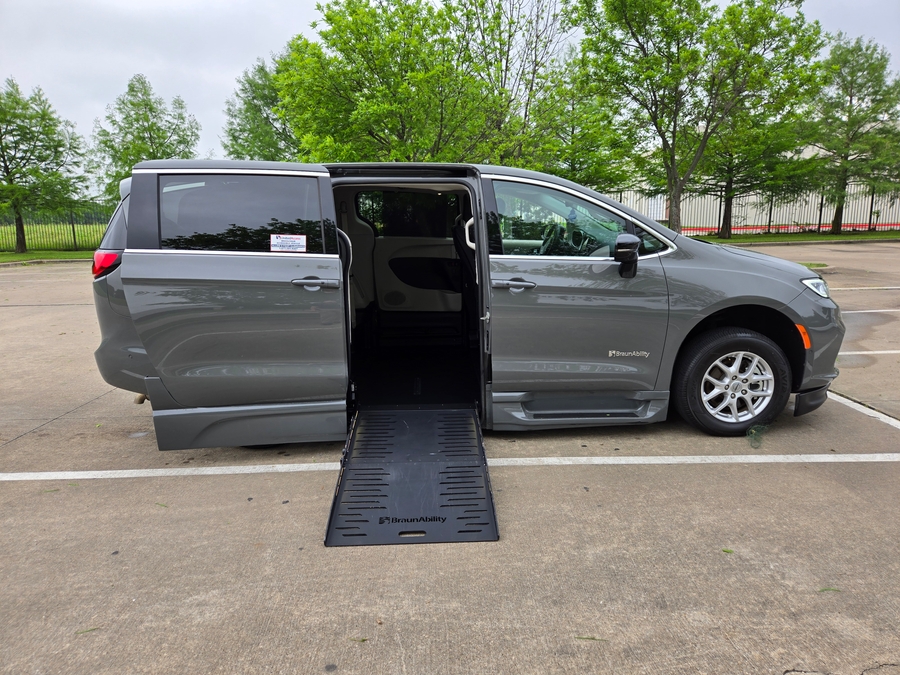Used 2024 Chrysler Pacifica Touring L - BraunAbility Side Entry Entry Fold Out Automatic Ramp