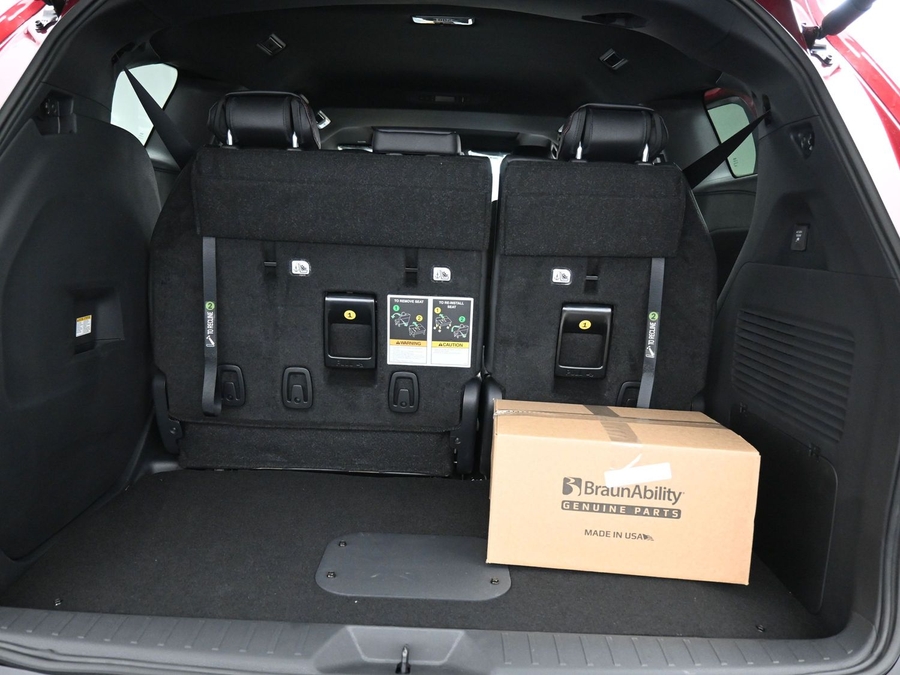 New 2025 Toyota Sienna Hybrid XSE Sport - BraunAbility Side Entry Entry Fold Out Automatic Ramp