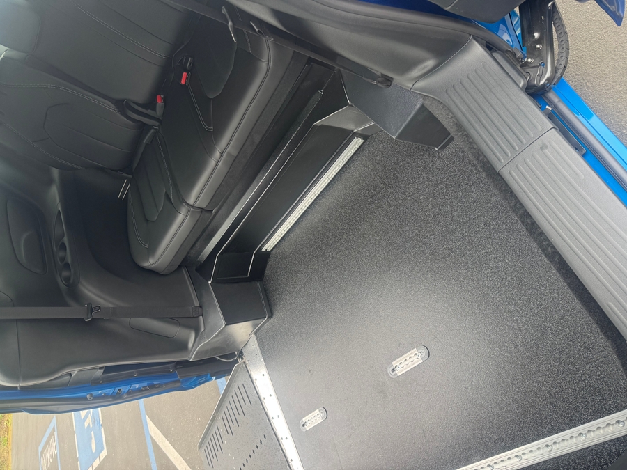 Blue Chrysler Pacifica image number 10