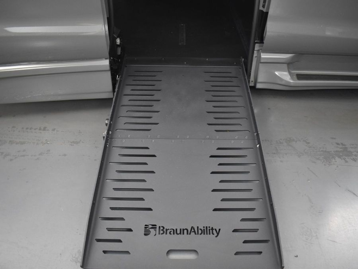 2025 CHRYSLER PACIFICA - Image 11