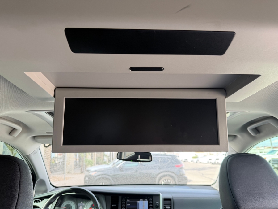 Used 2020 Toyota Sienna SE Premium - VMI Side Entry In Floor Automatic Ramp