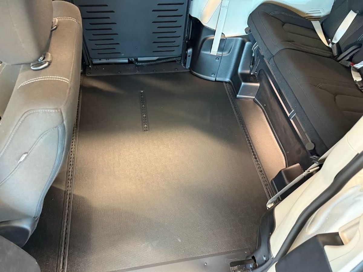 2023 CHRYSLER VOYAGER - Image 11