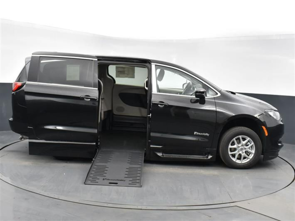 Used 2023 Chrysler Voyager LX SafetyTec's photo