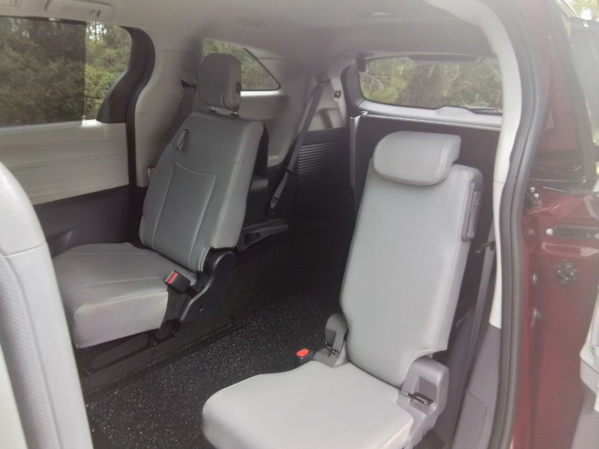 2023 TOYOTA SIENNA - Image 18