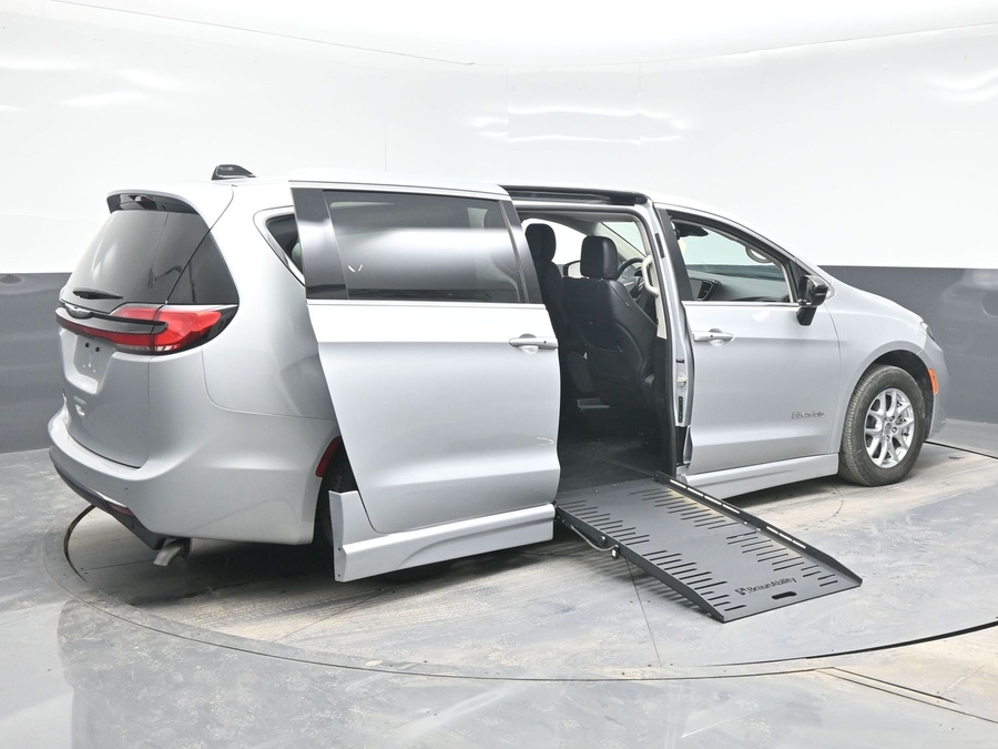 Used 2024 Chrysler Pacifica Touring L - BraunAbility Side Entry Entry Fold Out Automatic Ramp