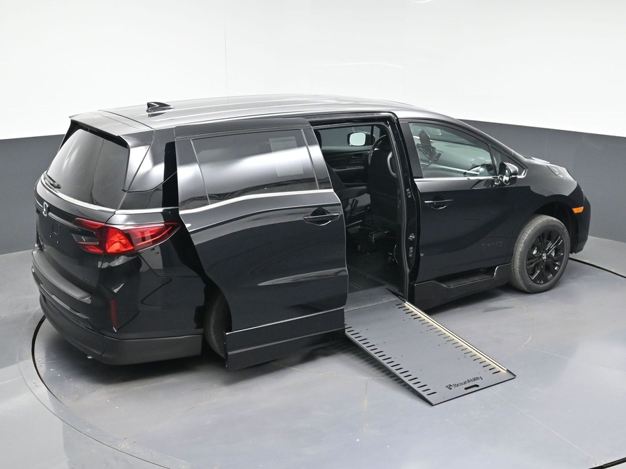 New 2026 Honda Odyssey Sport - BraunAbility Side Entry Entry In Floor Automatic Ramp