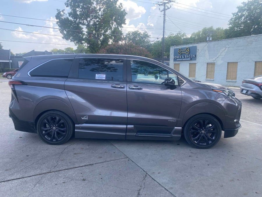 Used 2021 Toyota Sienna Hybrid XSE - VMI Side Entry In Floor Automatic Ramp