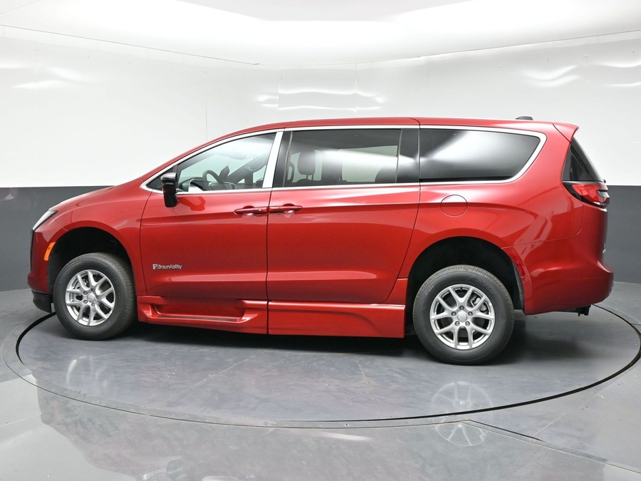 Red Chrysler Pacifica image number 2