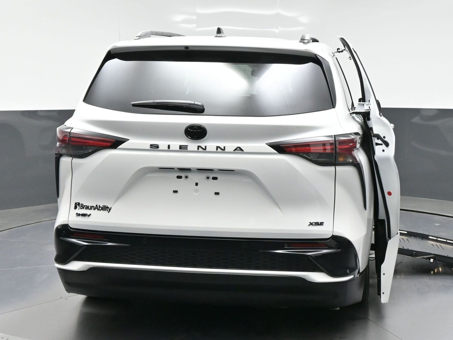 New 2026 Toyota Sienna Hybrid XSE Sport - BraunAbility Side Entry Entry Fold Out Automatic Ramp