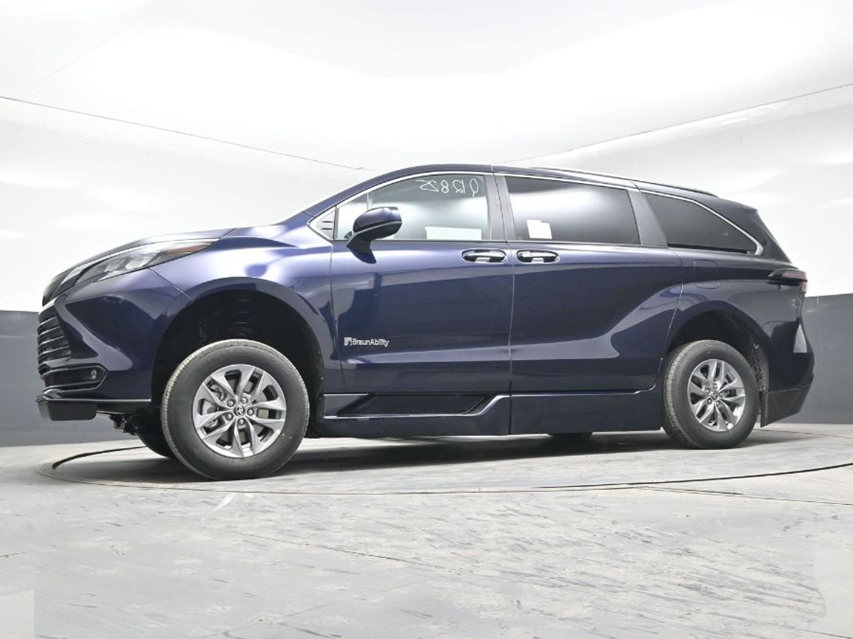 2025 TOYOTA SIENNA - Image 20