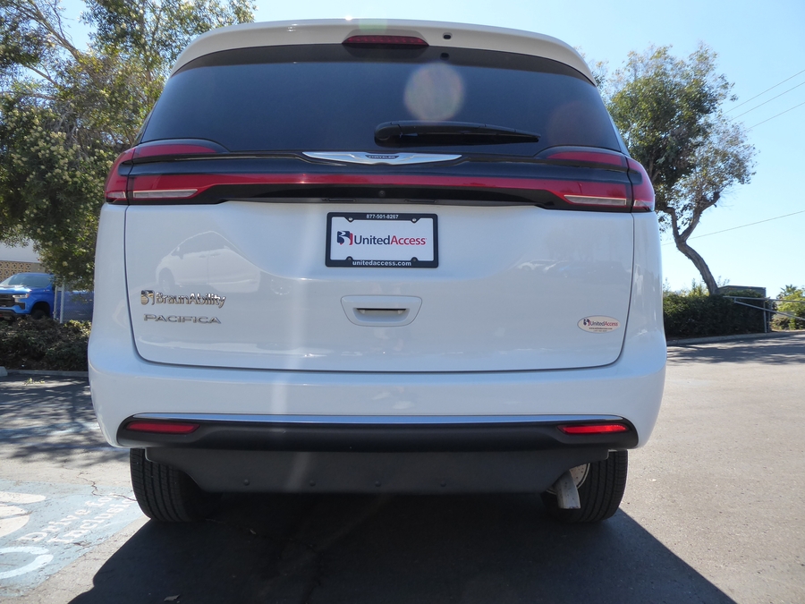 Used 2022 Chrysler Pacifica Touring L - BraunAbility Side Entry Fold Out Automatic Ramp