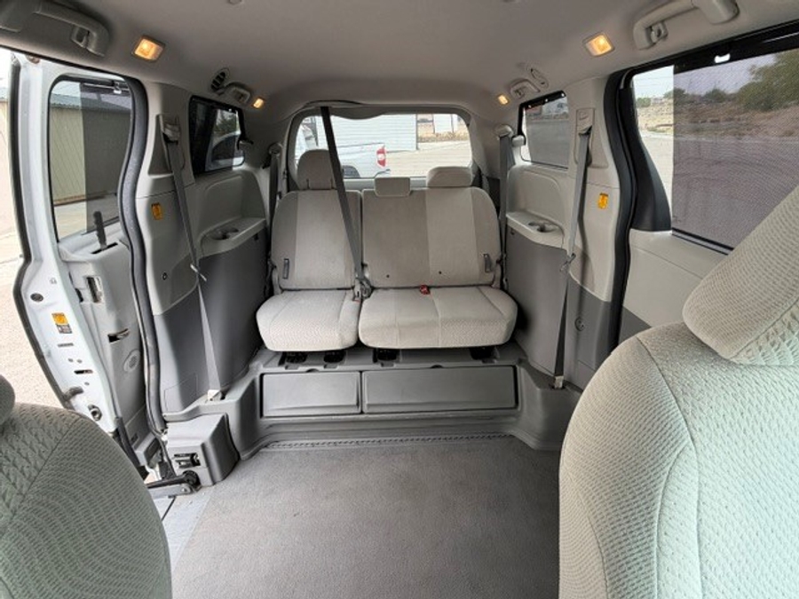 Used 2013 Toyota Sienna LE - BraunAbility Side Entry Entry Fold Out Automatic Ramp
