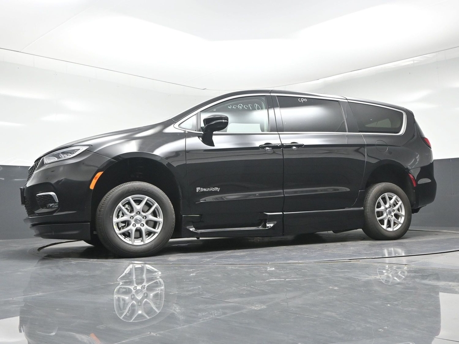 Used 2024 Chrysler Pacifica Touring L - BraunAbility Side Entry Fold Out Automatic Ramp