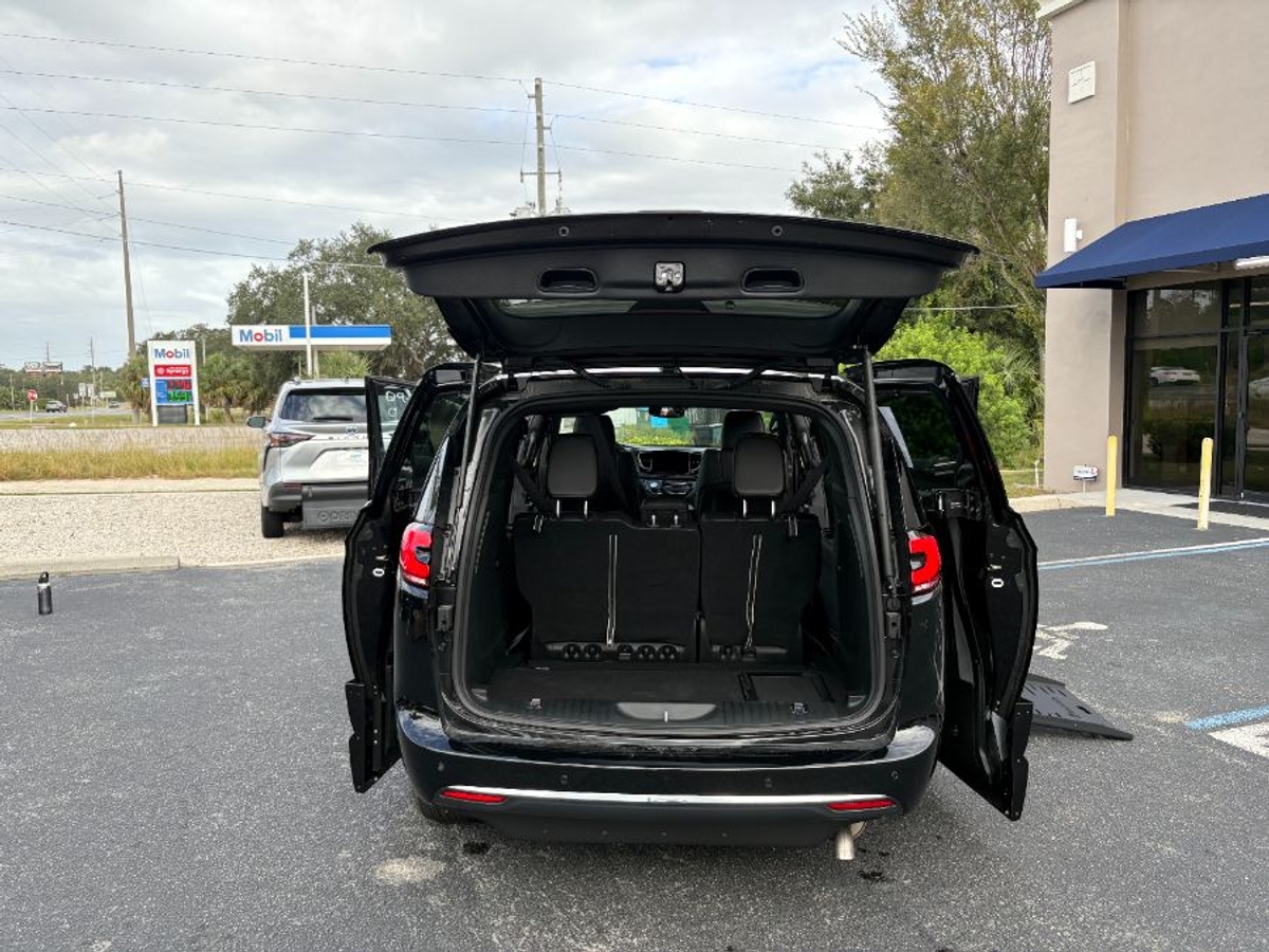 2025 CHRYSLER PACIFICA - Image 14