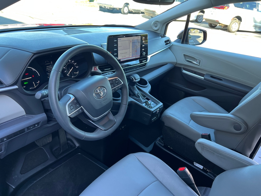 Used 2024 Toyota Sienna Hybrid XLE - BraunAbility Side Entry Entry Fold Out Automatic Ramp