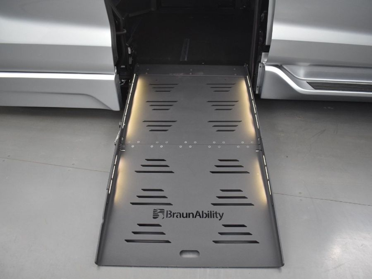 2025 TOYOTA SIENNA - Image 12