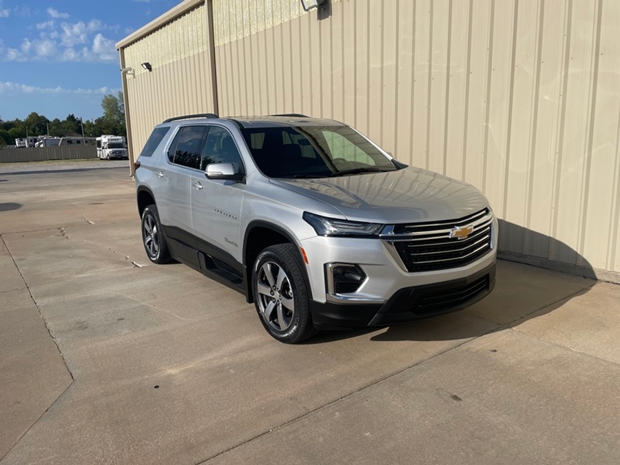 Used 2022 Chevrolet Traverse 3LT - BraunAbility Side Entry In Floor Automatic Ramp