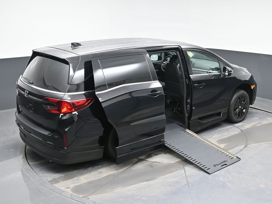 New 2026 Honda Odyssey Sport - BraunAbility Side Entry Entry In Floor Automatic Ramp