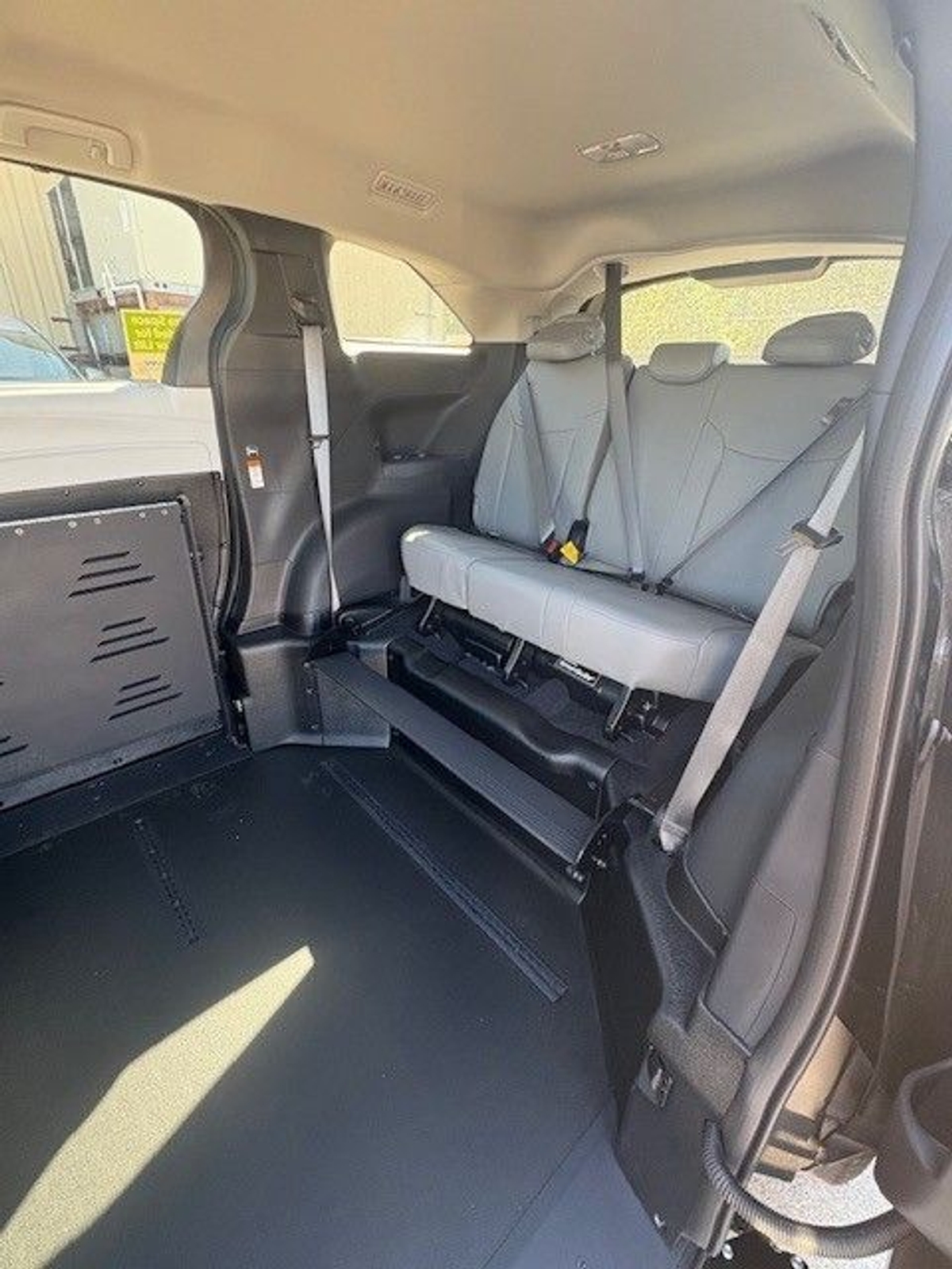 2025 TOYOTA SIENNA - Image 11