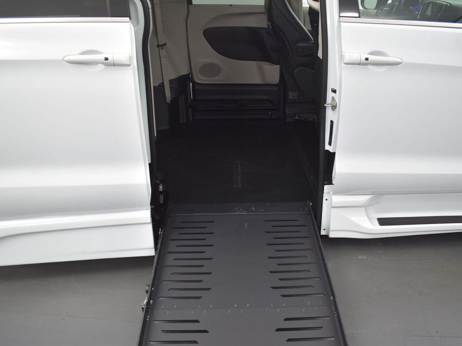 Used 2024 Chrysler Pacifica Touring L - BraunAbility Side Entry Entry Fold Out Automatic Ramp