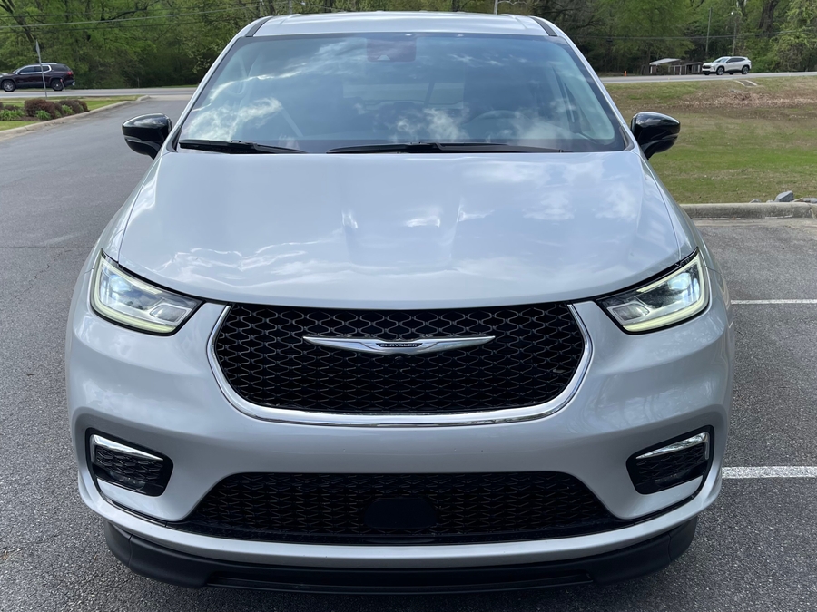 Silver Chrysler Pacifica image number 2