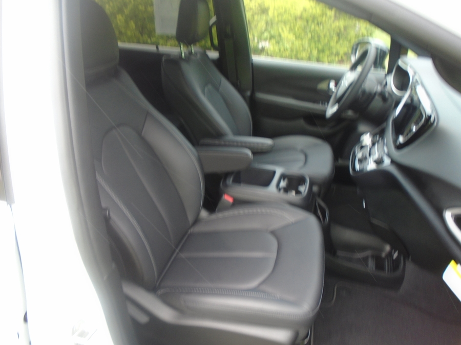 2026 Chrysler Voyager LX - Photo 20