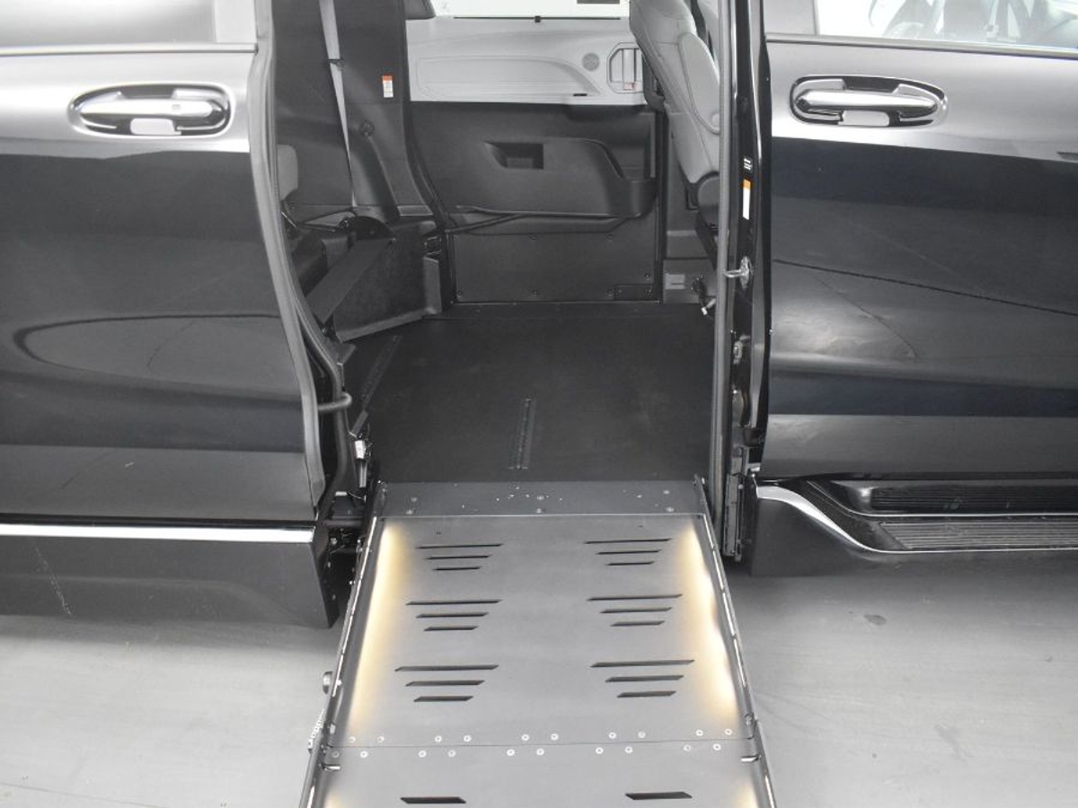 2025 TOYOTA SIENNA - Image 12