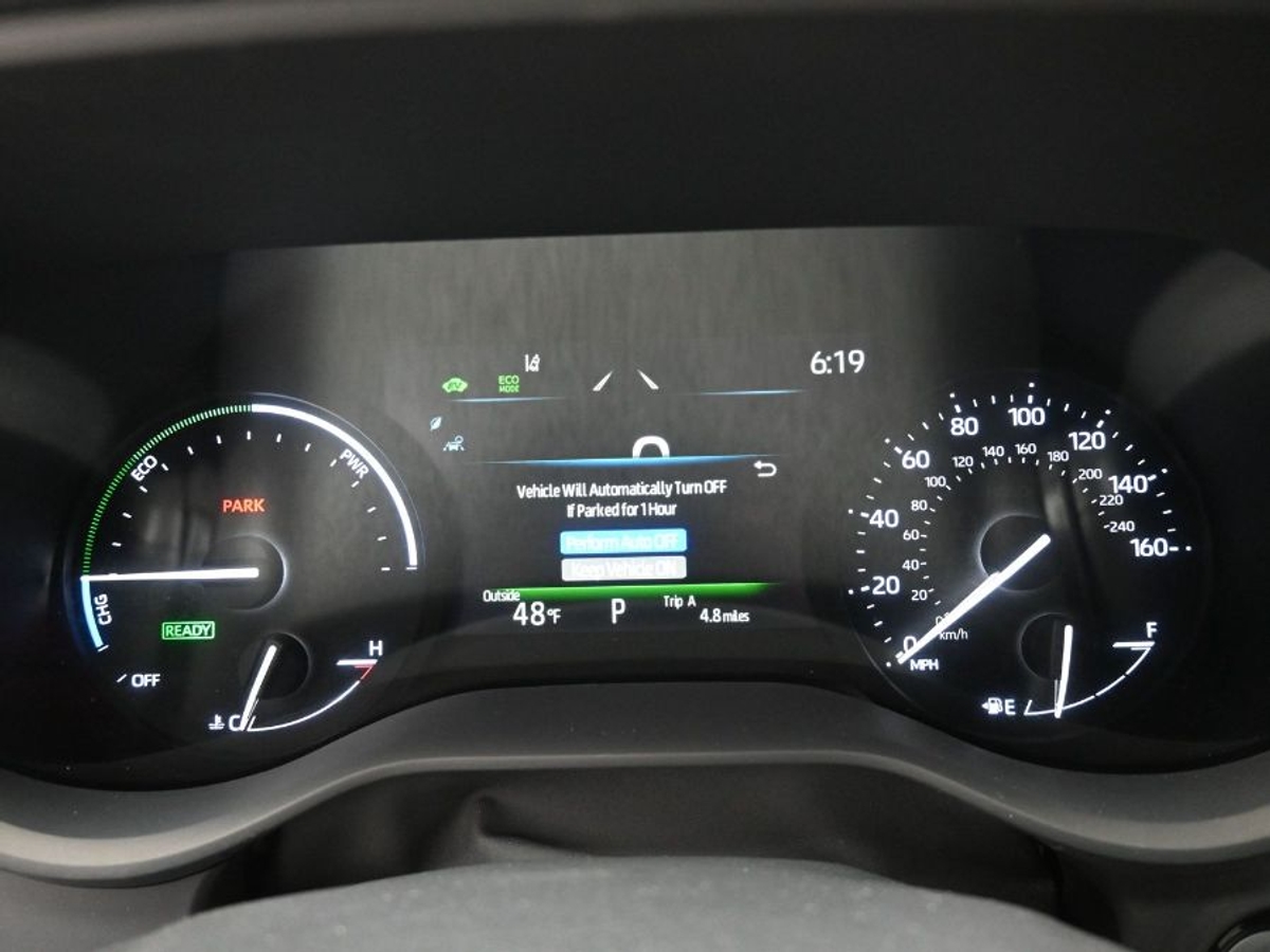 Black Toyota Sienna image number 15