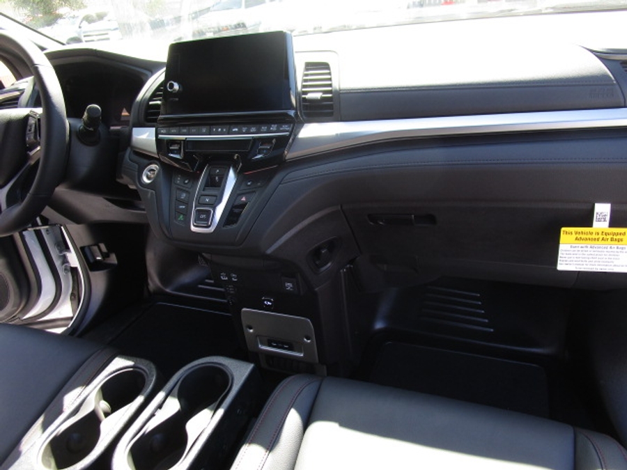 New 2026 Honda Odyssey Sport - BraunAbility Side Entry In Floor Automatic Ramp