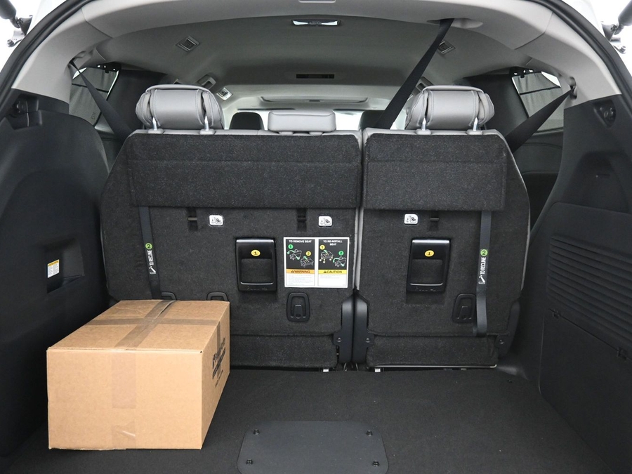 New 2026 Toyota Sienna Hybrid XLE Base - BraunAbility Side Entry Entry Fold Out Automatic Ramp