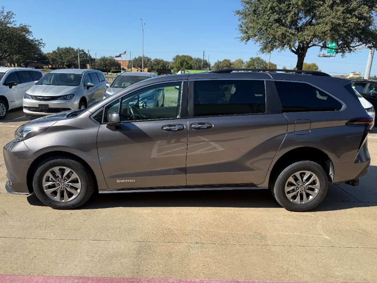 2024 TOYOTA SIENNA - Image 4