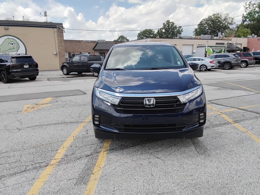 Blue Honda Odyssey with Side Entry Automatic In Floor ramp
