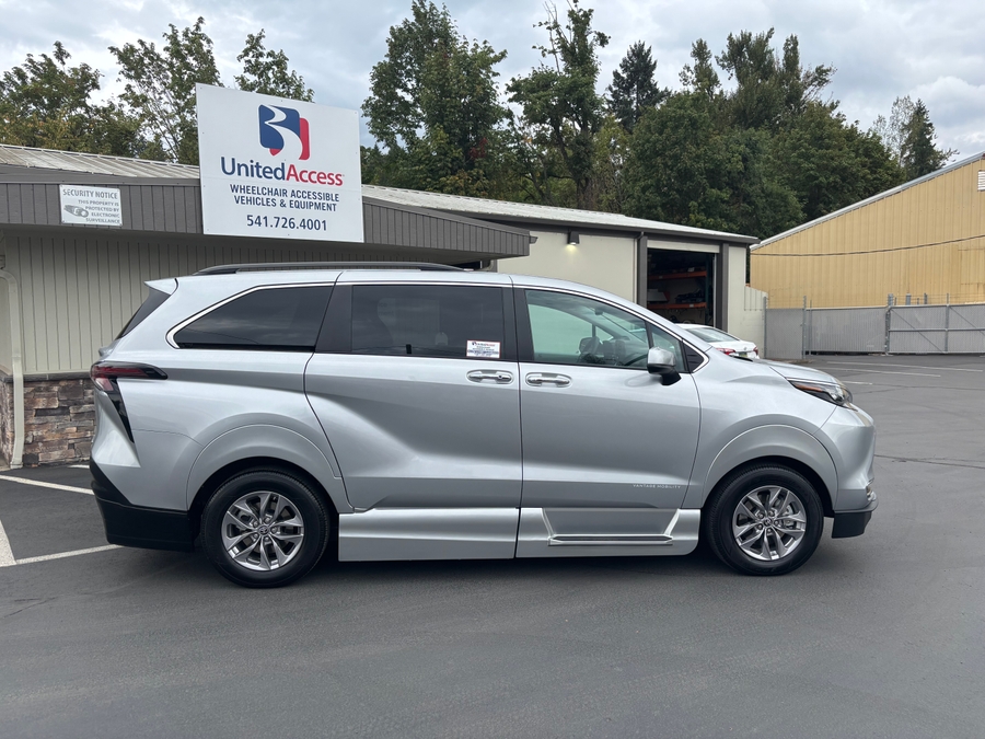 Used 2024 Toyota Sienna Hybrid XLE AWD - VMI Side Entry Entry In Floor Automatic Ramp