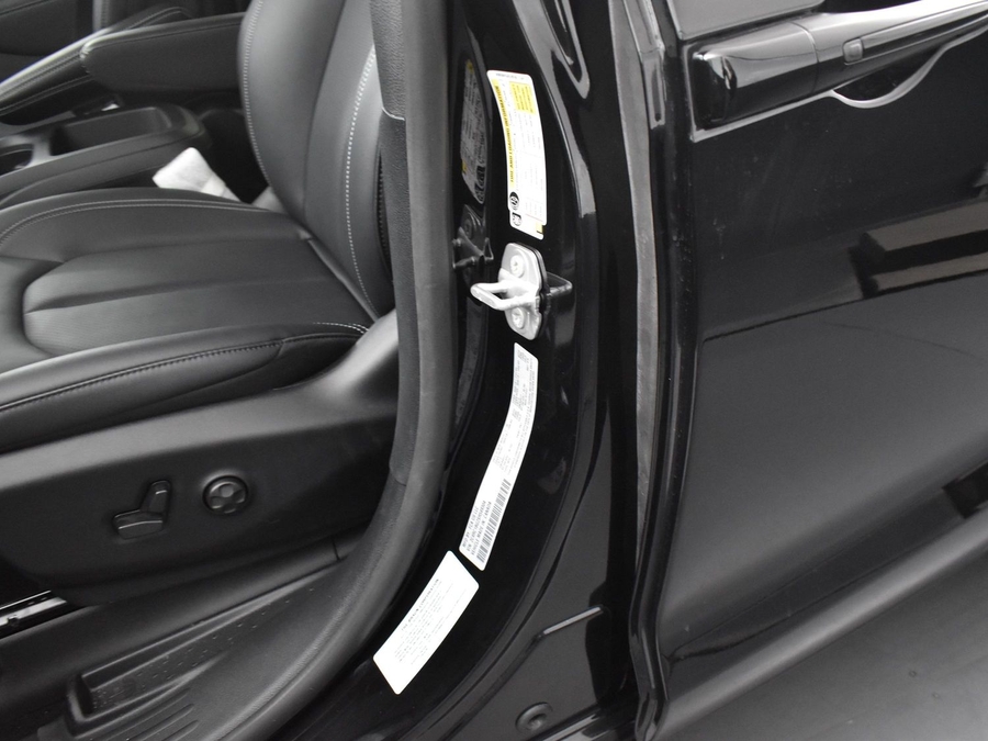 New 2025 Chrysler Pacifica Select Safety - BraunAbility Rear Entry Entry Fold Out Manual Ramp