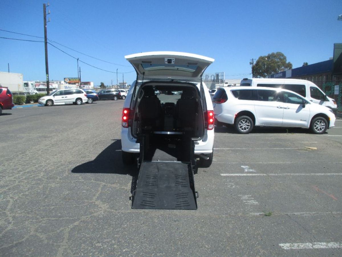 Rear Entry 2000 Dodge Caravan Handicap Van Wheelchair Van