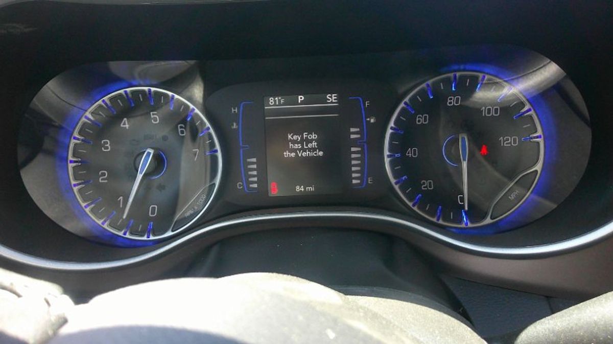 2024 CHRYSLER VOYAGER - Image 15