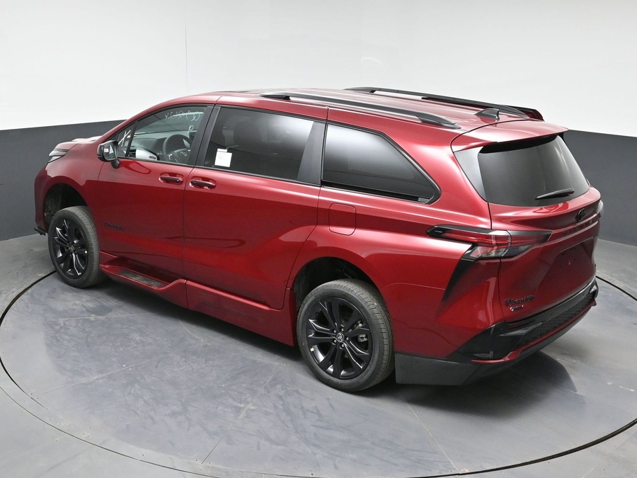New 2026 Toyota Sienna Hybrid XSE Sport - BraunAbility Side Entry In Floor Automatic Ramp