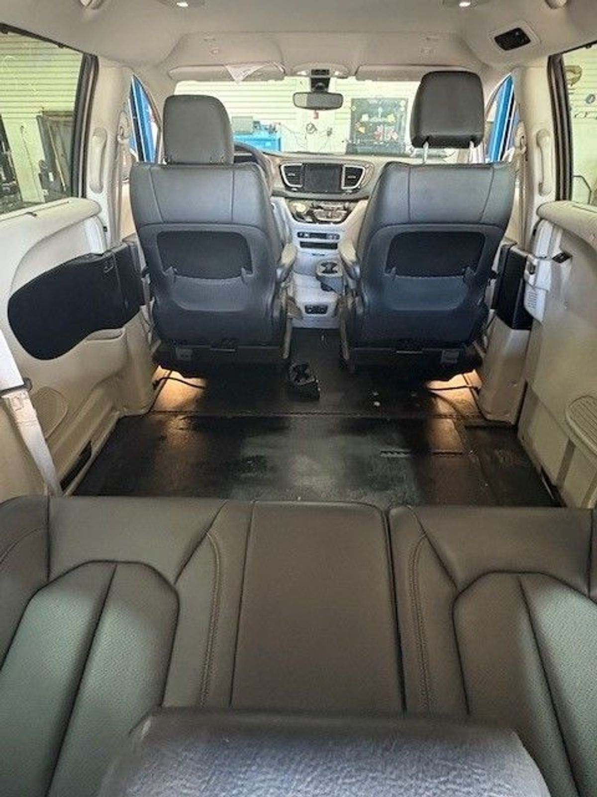 2018 CHRYSLER PACIFICA - Image 2