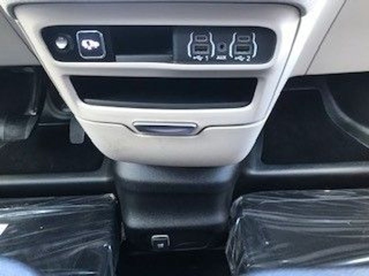 2023 CHRYSLER VOYAGER - Image 13