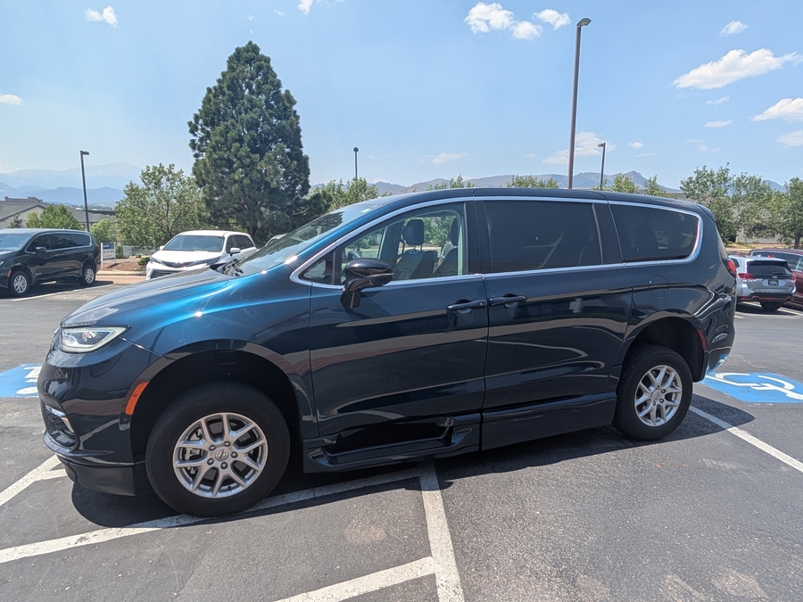 Used 2024 Chrysler Pacifica Touring L - BraunAbility Side Entry Fold Out Automatic Ramp