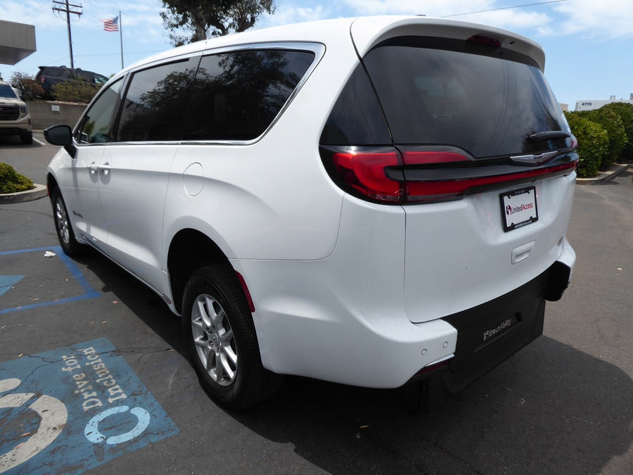 Used 2025 Chrysler Pacifica Select Safety - BraunAbility Rear Entry Fold Out Manual Ramp