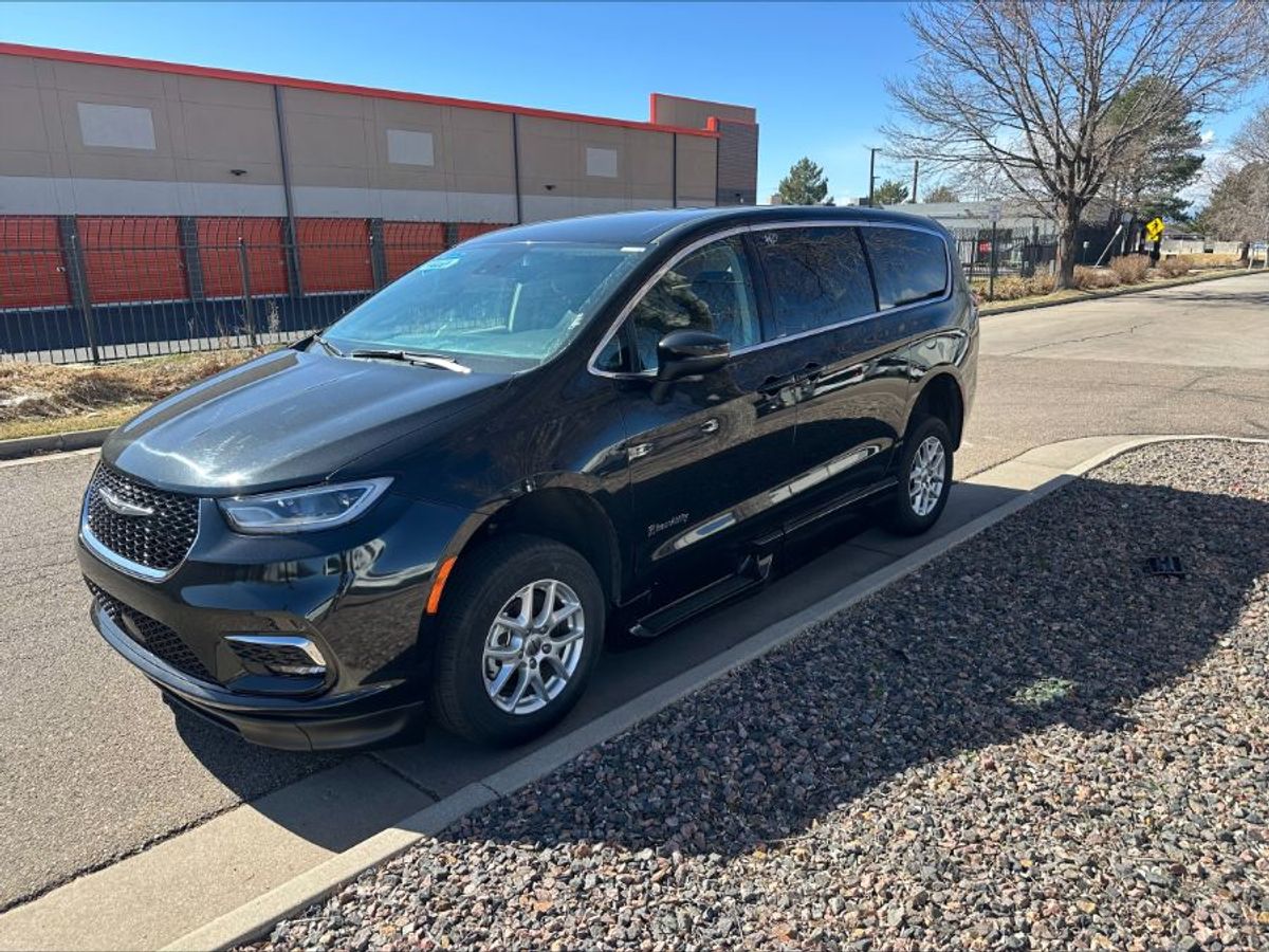 2023 CHRYSLER PACIFICA - Image 14