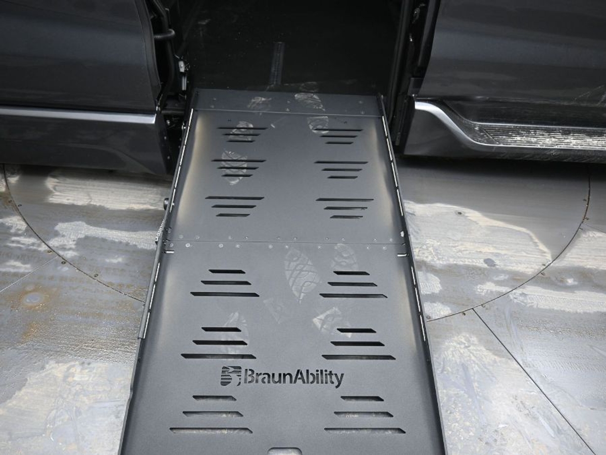 2025 TOYOTA SIENNA - Image 11