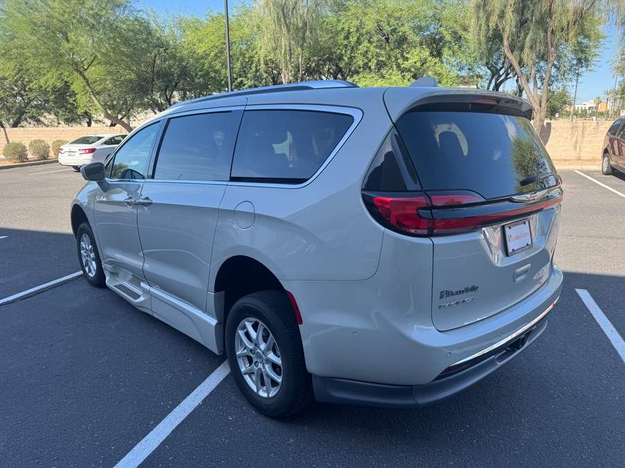 Used 2021 Chrysler Pacifica Touring L - BraunAbility Side Entry Fold Out Automatic Ramp