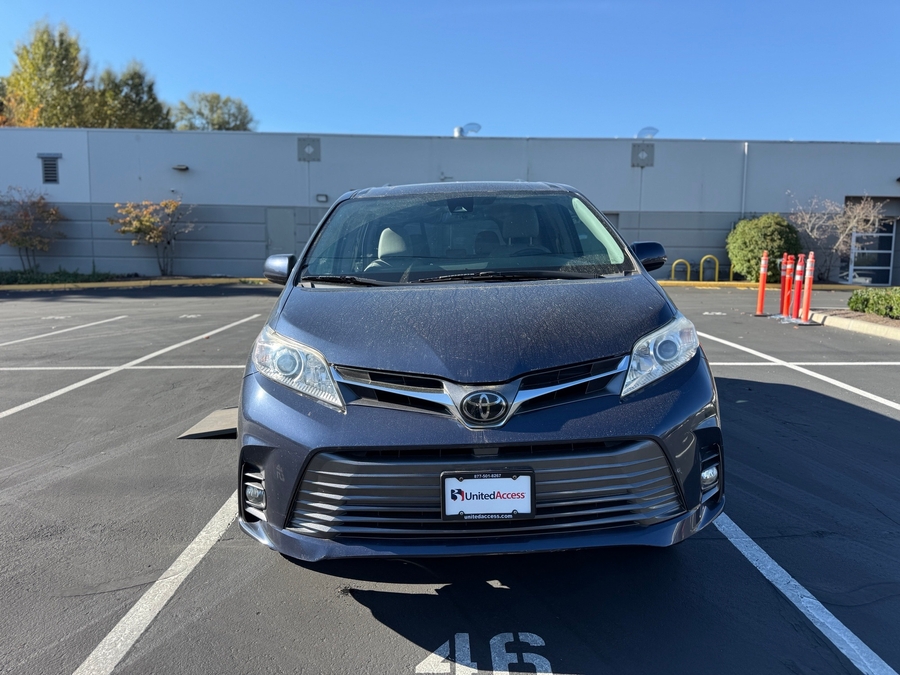 Used 2018 Toyota Sienna XLE - VMI Side Entry In Floor Automatic Ramp
