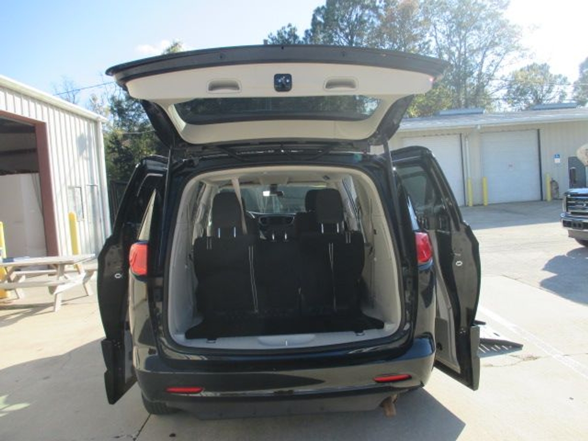 2022 CHRYSLER VOYAGER - Image 2