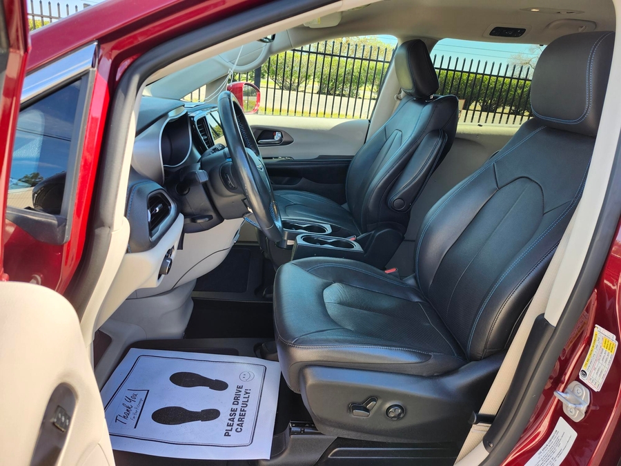 Used 2021 Chrysler Pacifica Touring L - BraunAbility Side Entry Entry In Floor Automatic Ramp