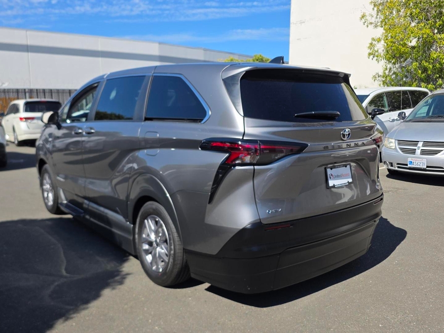 New 2026 Toyota Sienna Hybrid LE FWD - VMI Side Entry In Floor Automatic Ramp