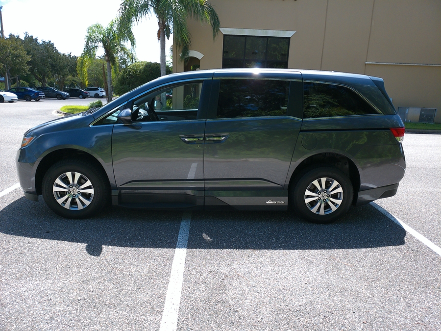 Grey Honda Odyssey image number 15