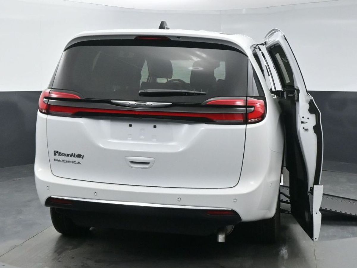2024 CHRYSLER PACIFICA - Image 24